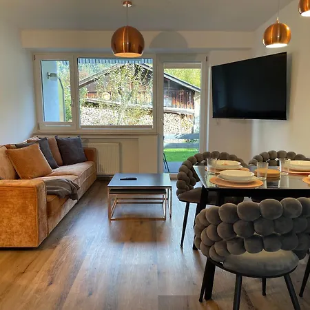 Апартаменты Mit Terrasse Und Garten Mit Blick Auf Karwendelgebirge Миттенвальд